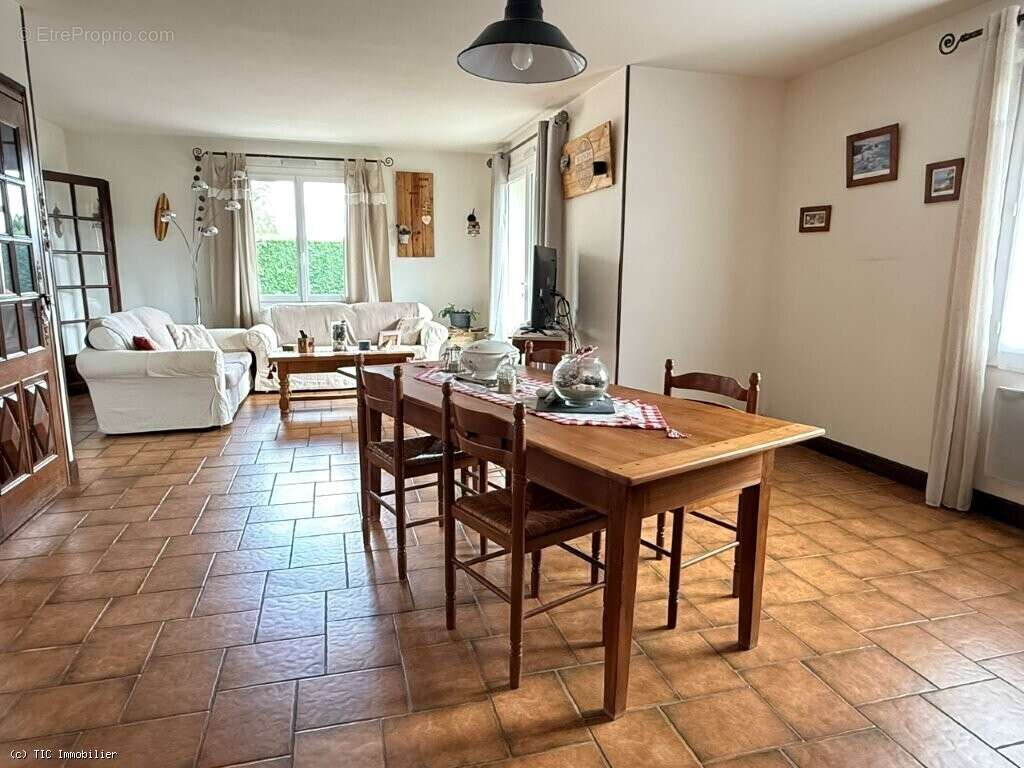 Maison à VERTEUIL-SUR-CHARENTE