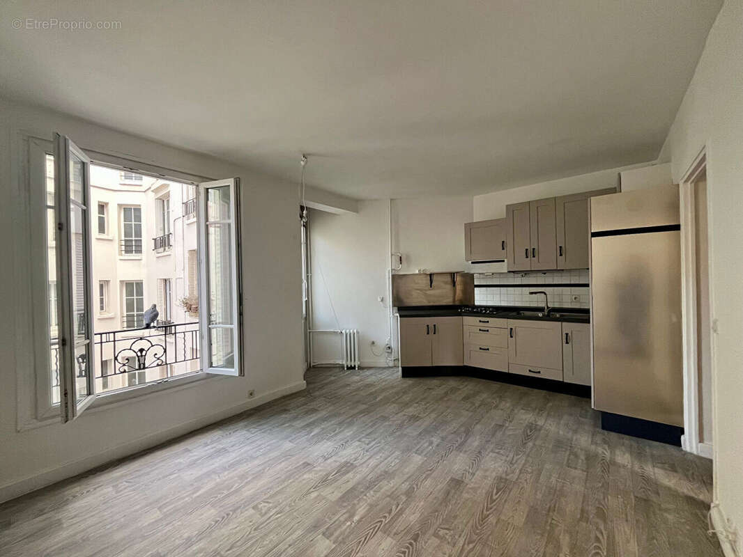 Appartement à PARIS-18E