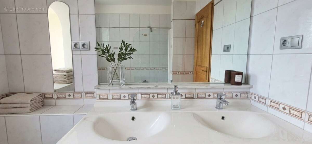 Maison à TOURRETTE-LEVENS