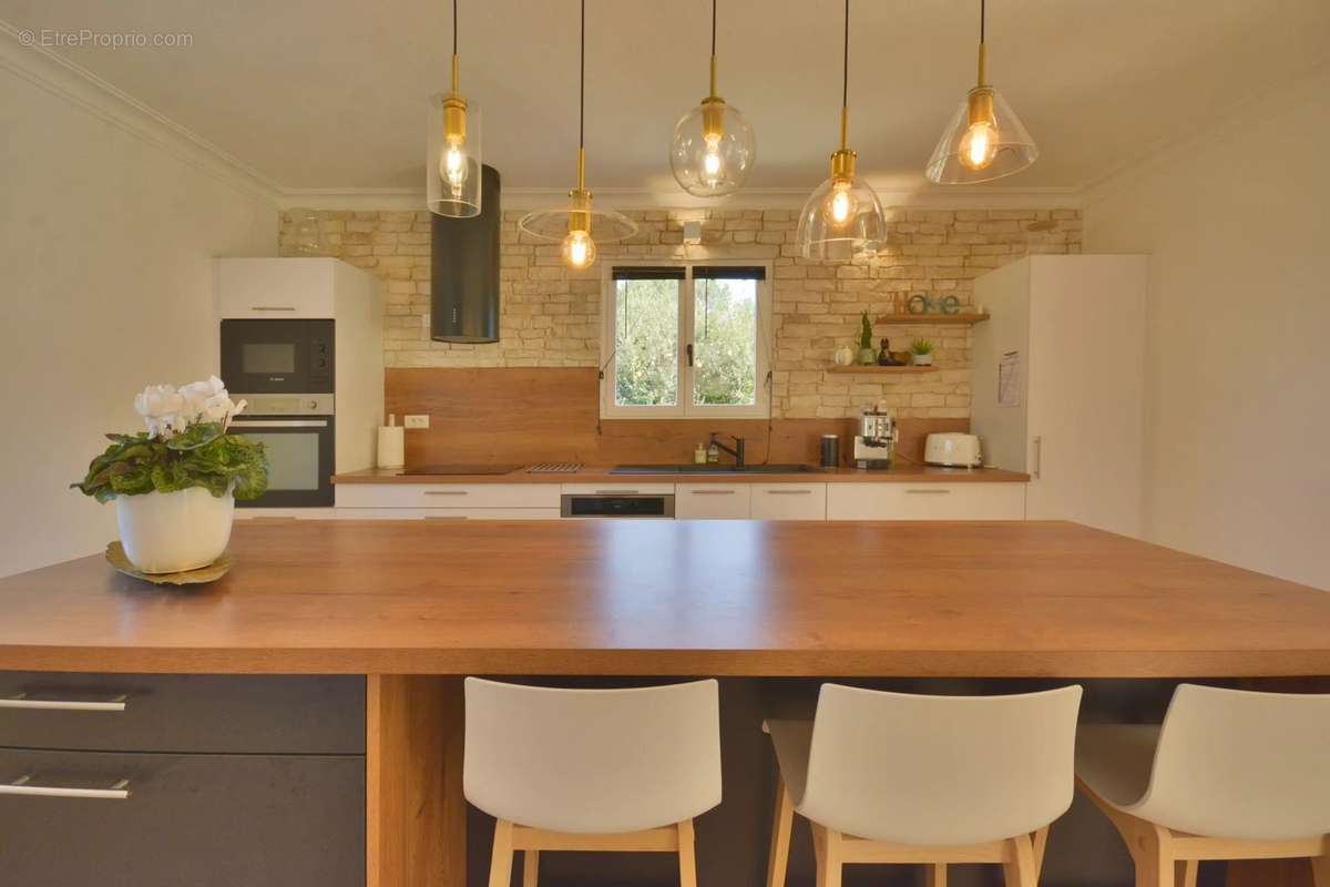 Maison à ROQUEFORT-LES-PINS