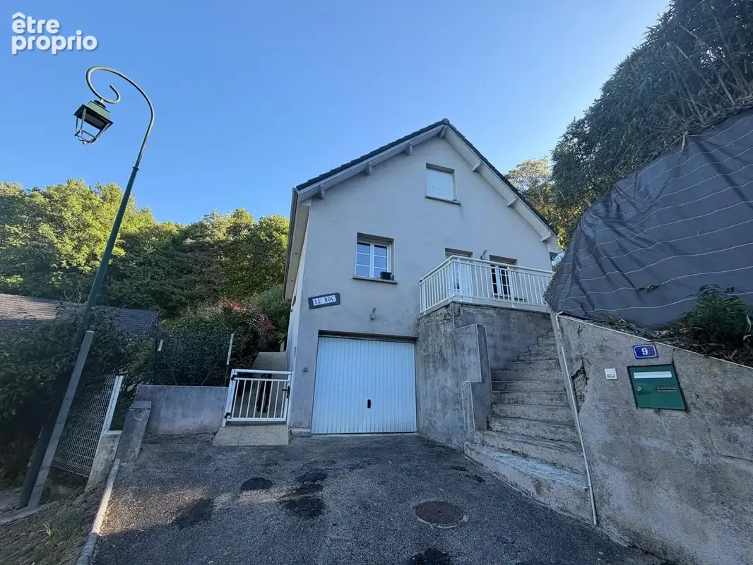 Photo Maison à Saint-Martial-Entraygues au prix de 144 275€