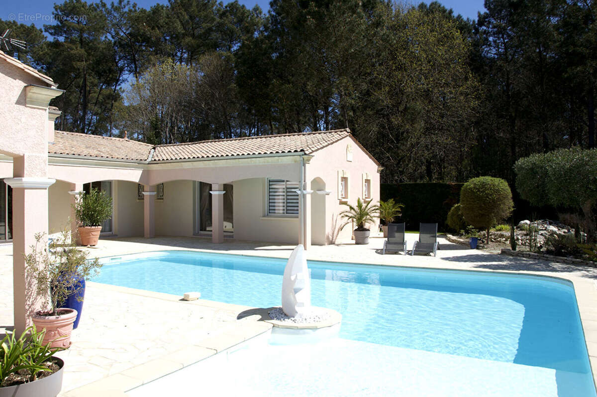 Maison à MARTIGNAS-SUR-JALLE