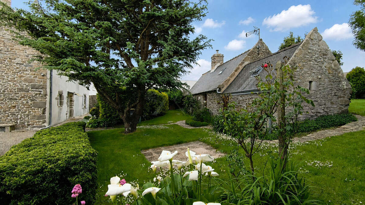 Maison en pierres a vendre lampaul-ploudalmezeau - photo 2