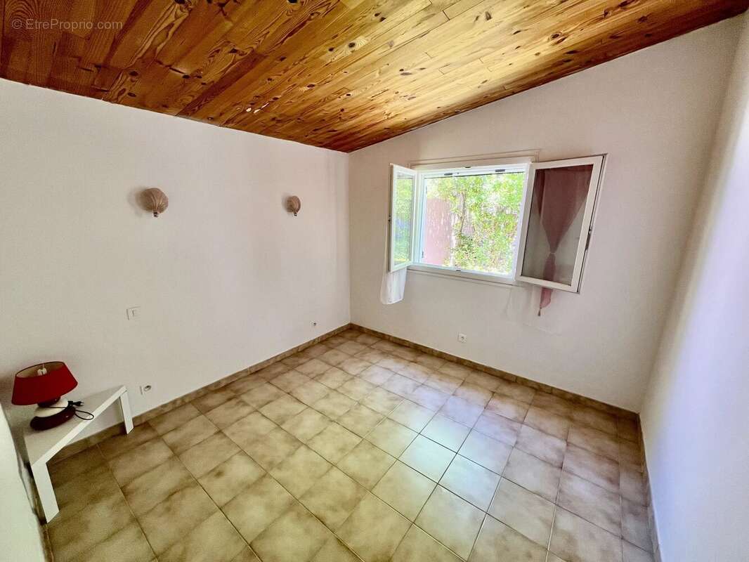 Maison à CABRIERES-D'AVIGNON
