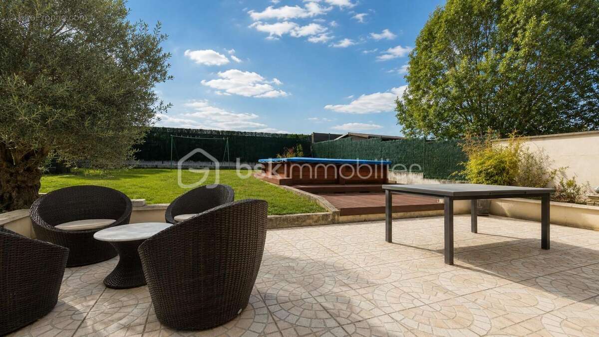 Maison à THORIGNY-SUR-MARNE