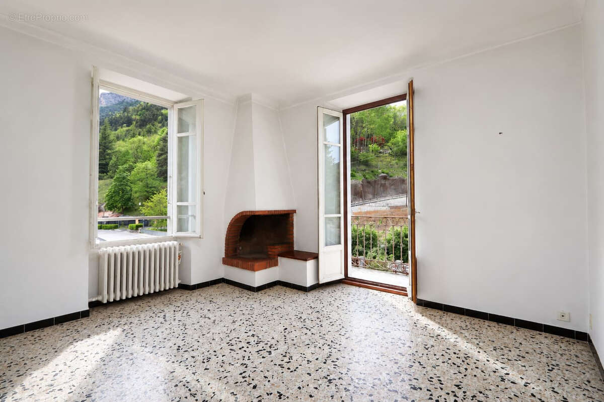 Appartement à TENDE