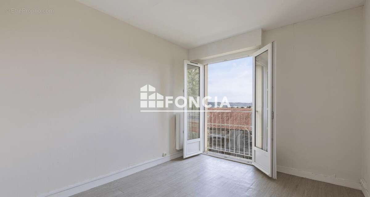 Appartement à PETIT-COURONNE