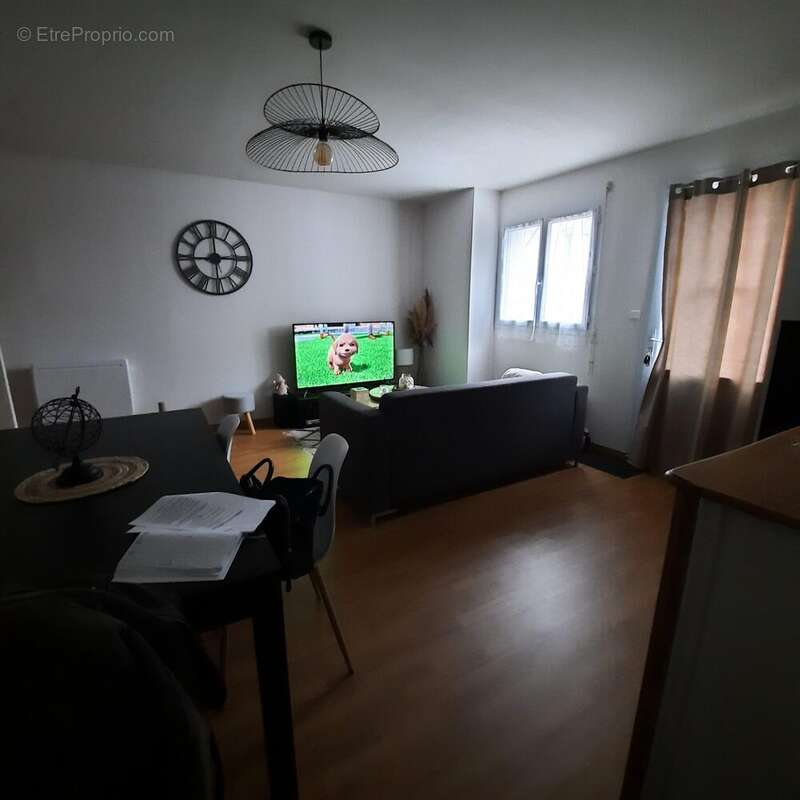 Appartement à SAINT-ETIENNE-DE-MONTLUC