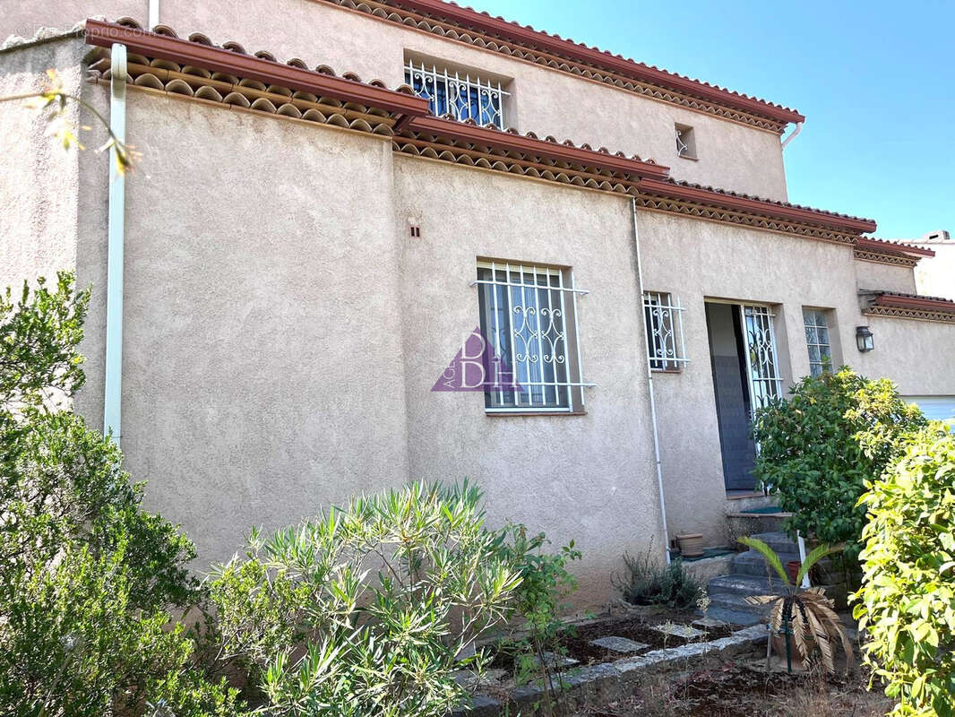 Maison familiale avec  vue mer de l'étage et à 7 minutes de la plage de l'Almanarre et de la gare - photo 19