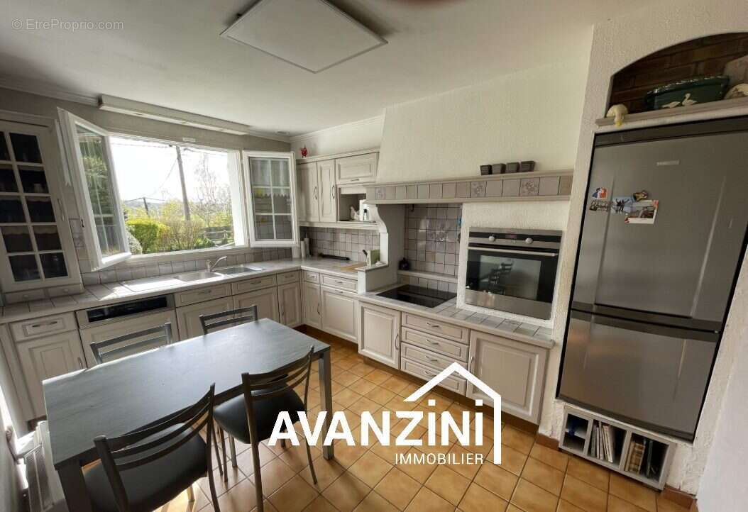 Maison à CRECY-LA-CHAPELLE