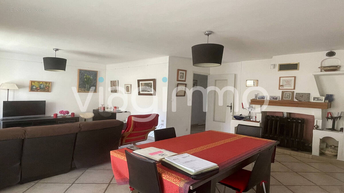 Appartement à MARSEILLE-7E