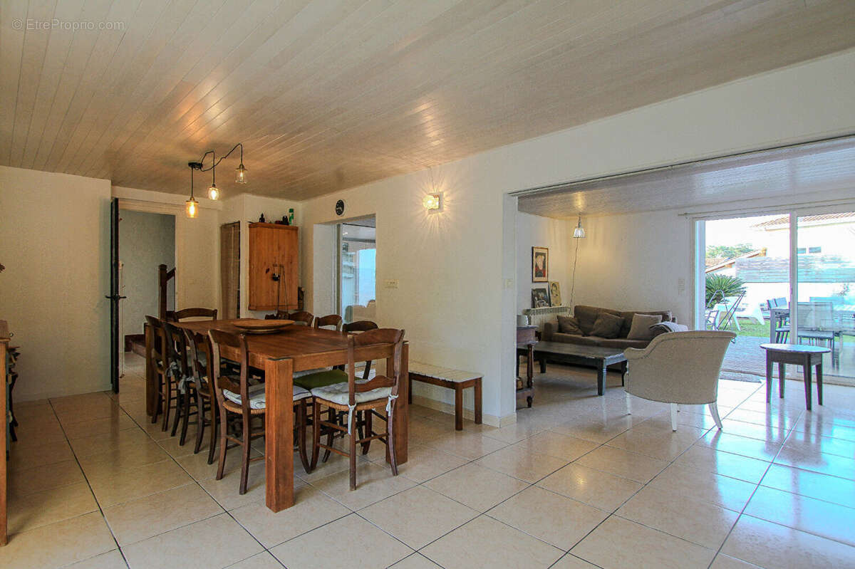 Co exclusivité - biarritz   belle maison des années 50 avec piscine  garage - photo 2