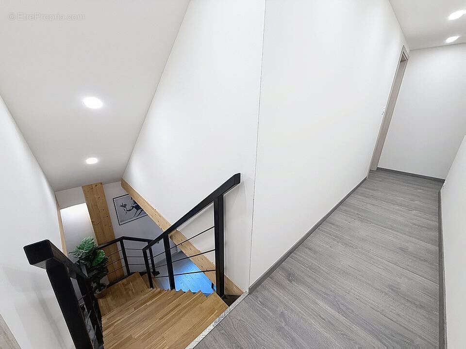 Maison à NEUFCHEF