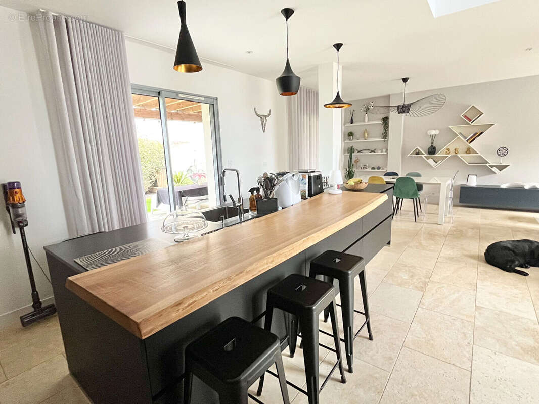 Maison à SAINT-CYR-SUR-LOIRE
