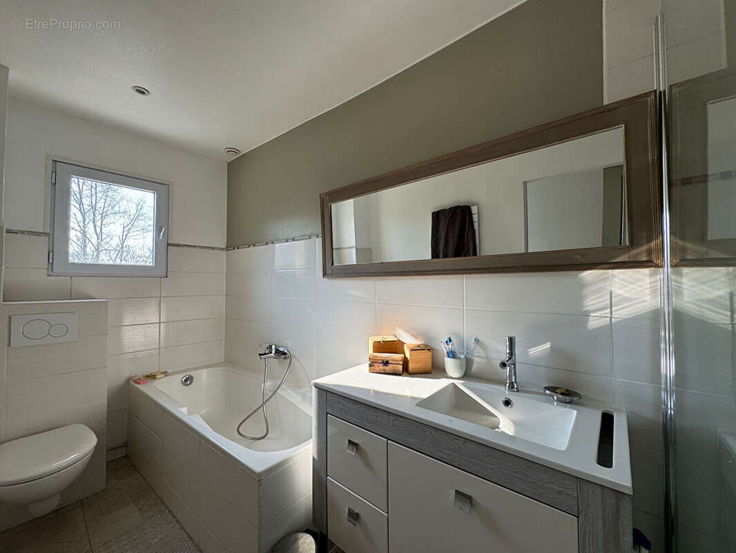 Maison à SAINT-NOM-LA-BRETECHE