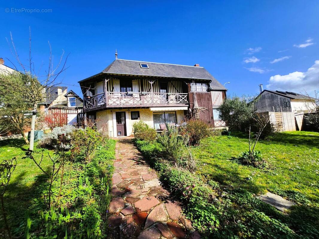 Maison à TROUVILLE-SUR-MER