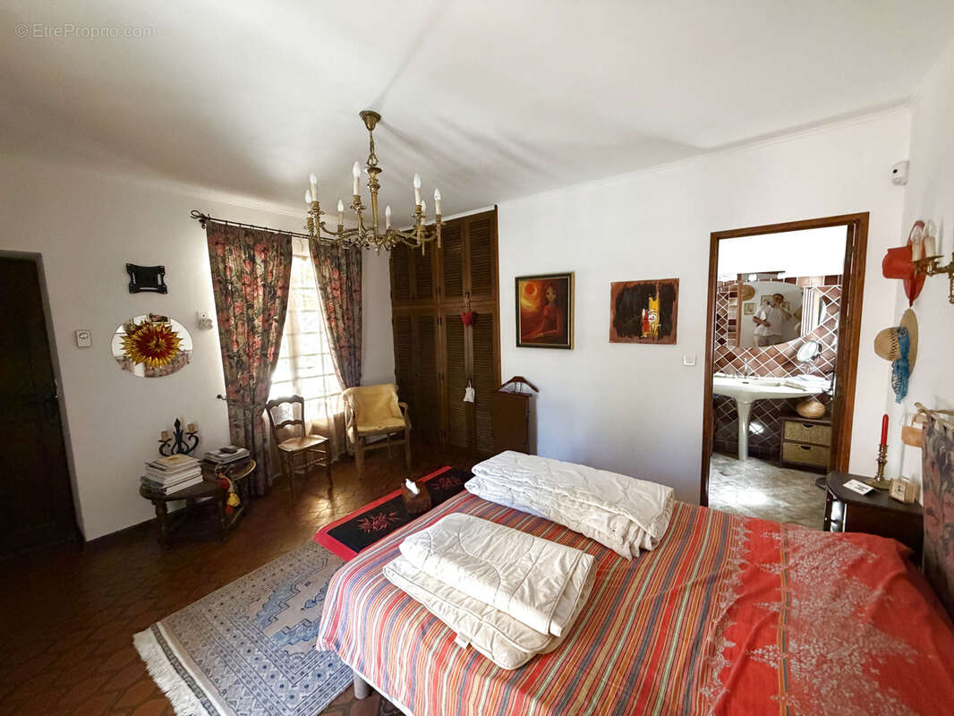 Maison à REGUSSE