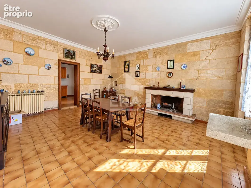 Maison à vendre à Tauriac - 7 pièces, 209 m², travaux à prévoir - photo 3