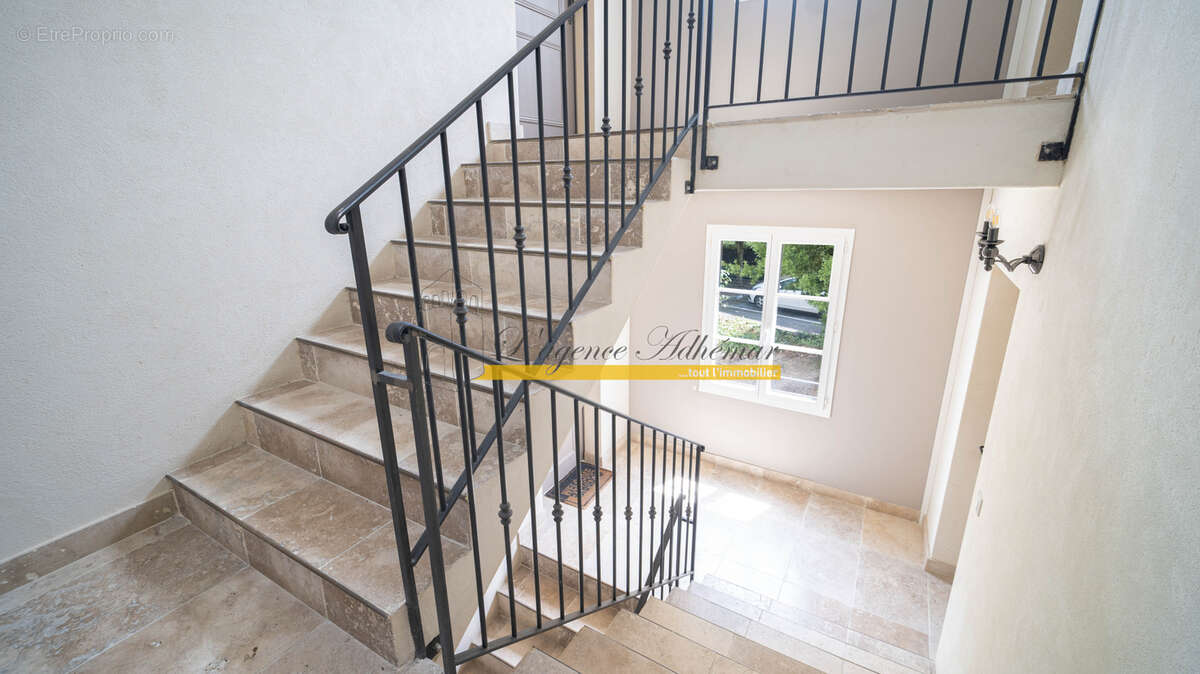 Montélimar, quartier Saint James, à vendre duplex avec terrasse. - photo 10