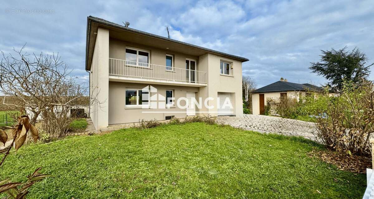 Maison à CHARLY-ORADOUR