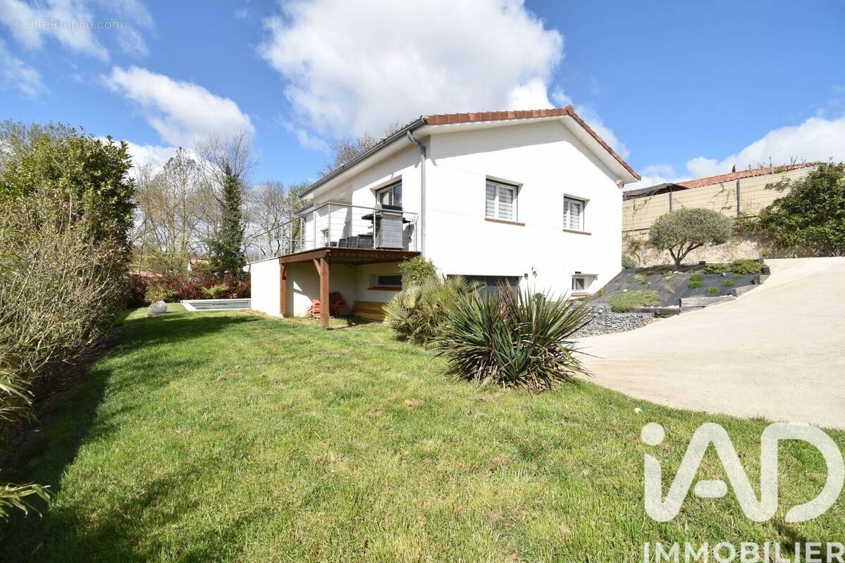 Photo 1 - Maison à SAINT-CLAR-DE-RIVIERE