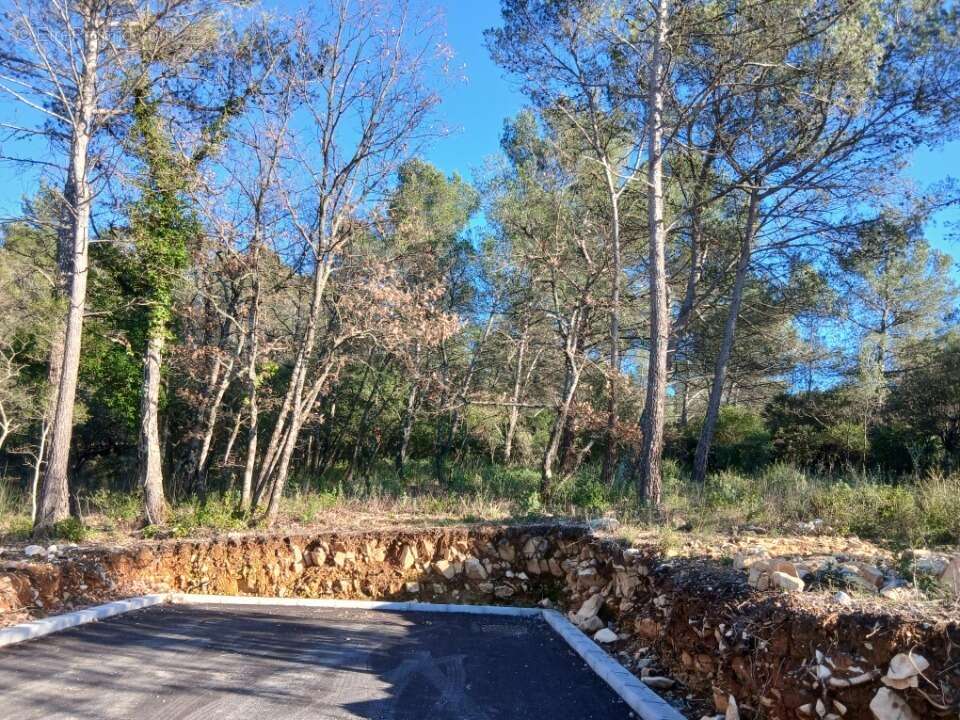 Terrain 857 m² à Rocbaron  - photo 3