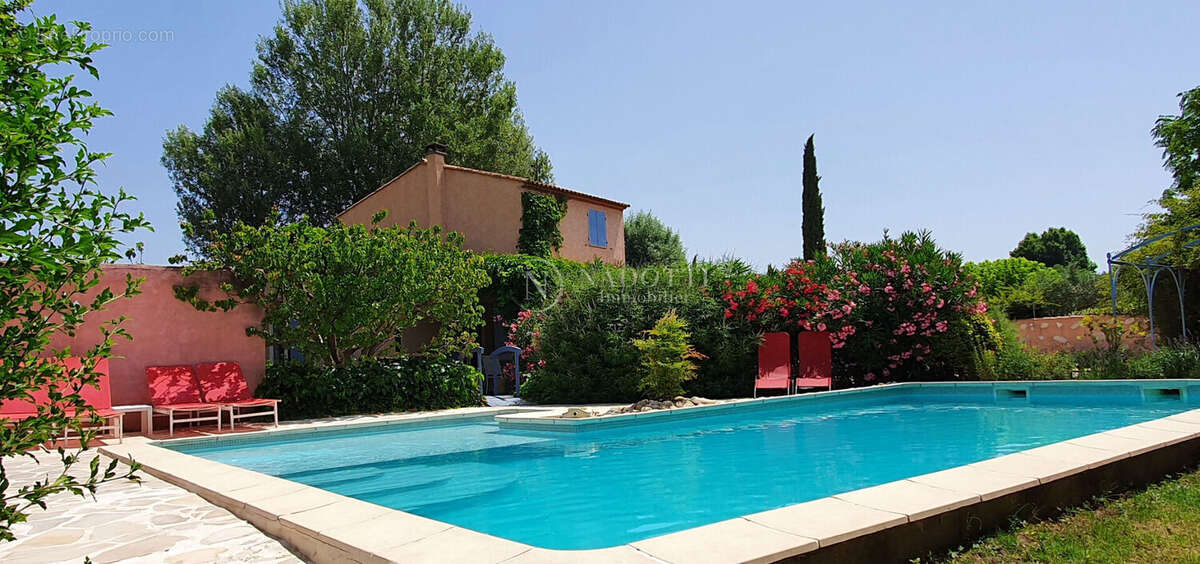 L'isle sur la Sorgue,  en Provence, superbe villa avec piscine sur 1500 m² de terrain clos. - photo 11