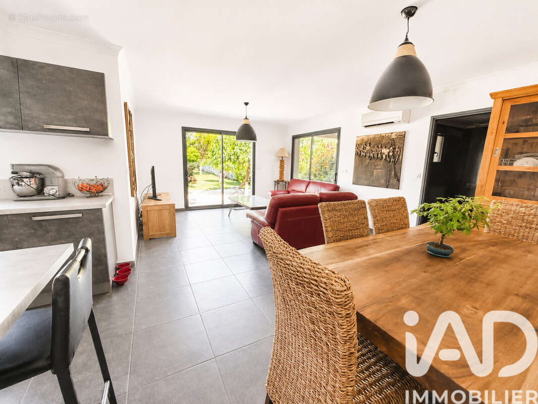 Maison 98 m² à Paradou  - photo 6