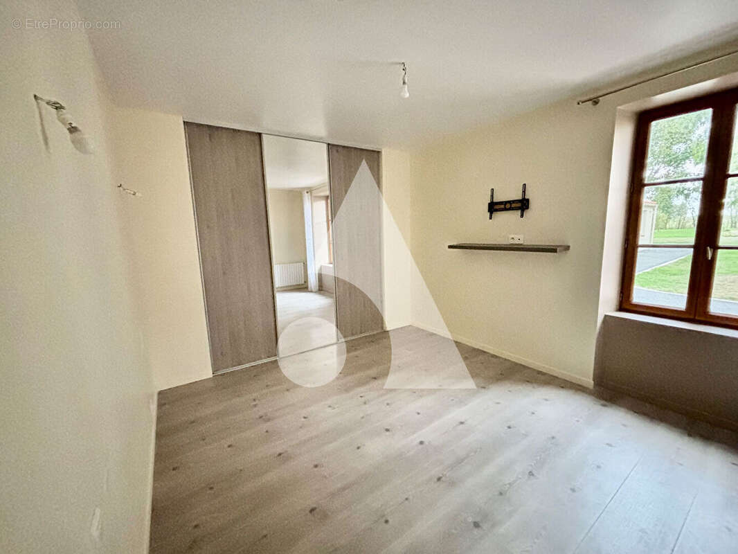 Maison à LA VARENNE