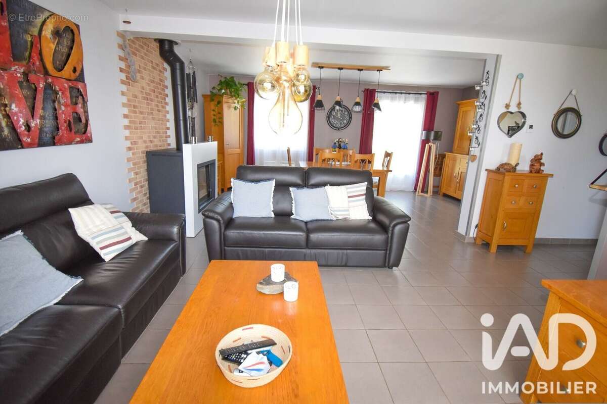 Maison 160 m² à Guignes  - photo 2
