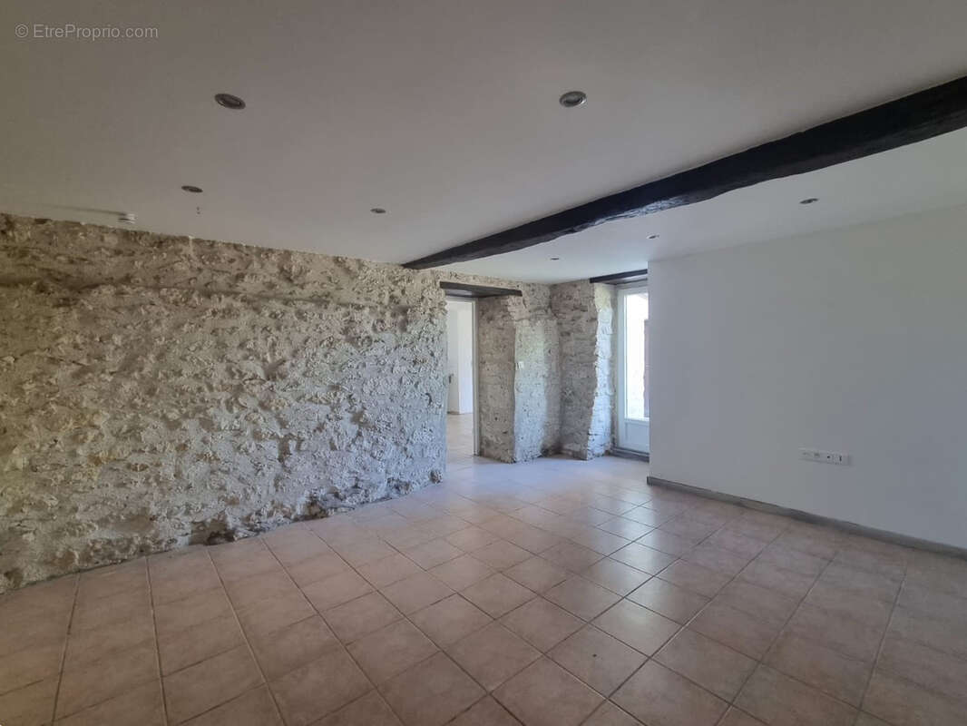 Maison à MONTAIGU-DE-QUERCY