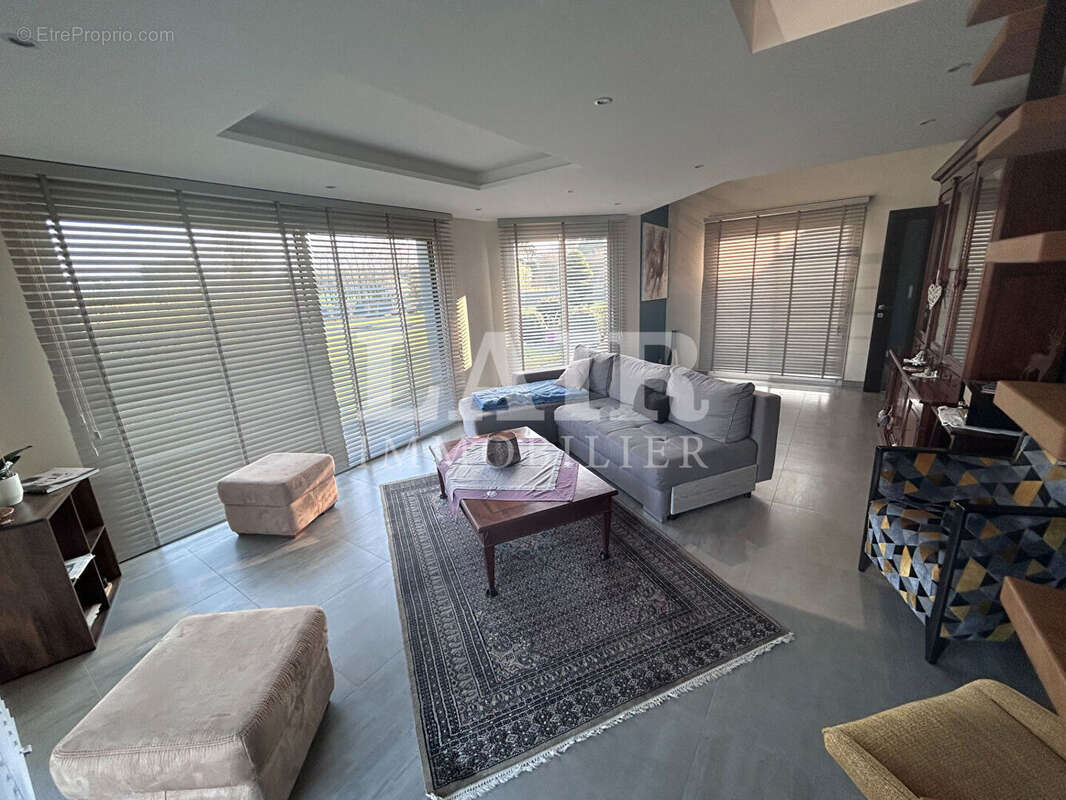 Maison à BELLOU-EN-HOULME