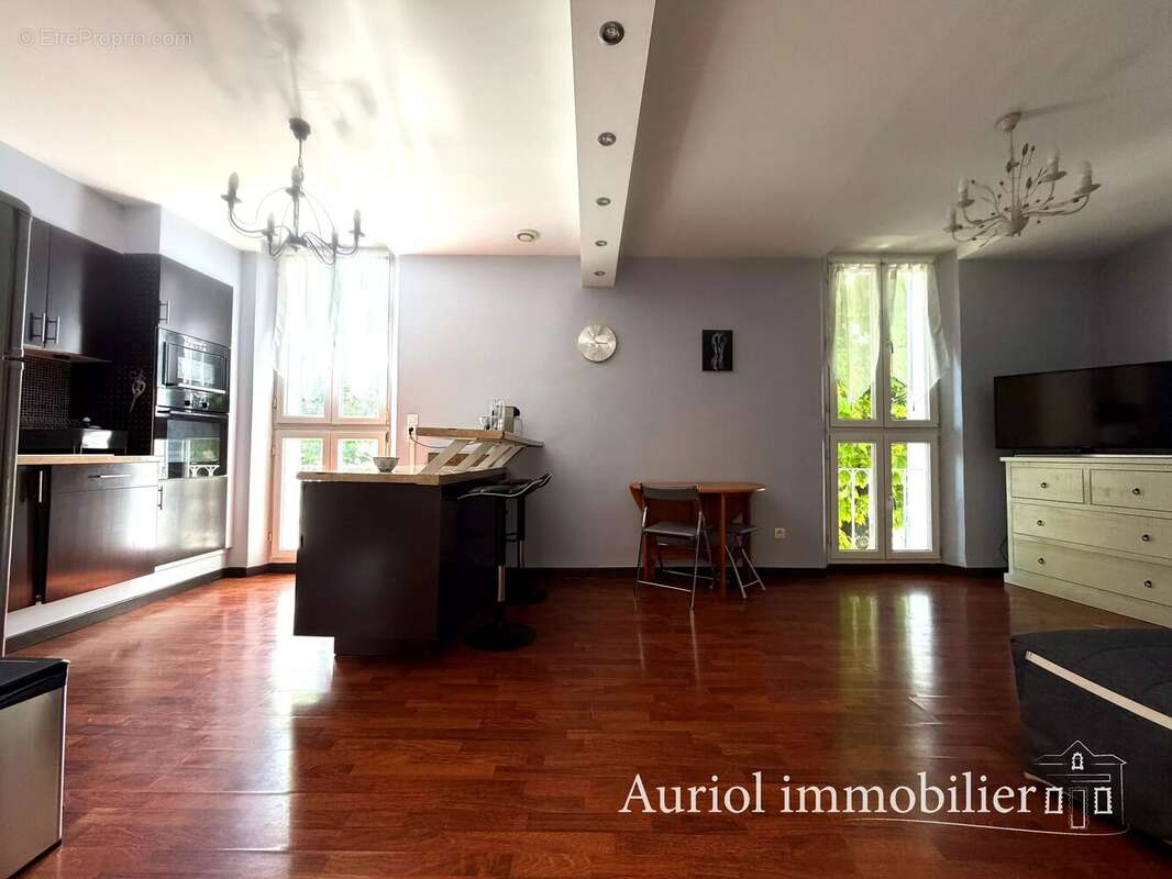 Appartement à AURIOL