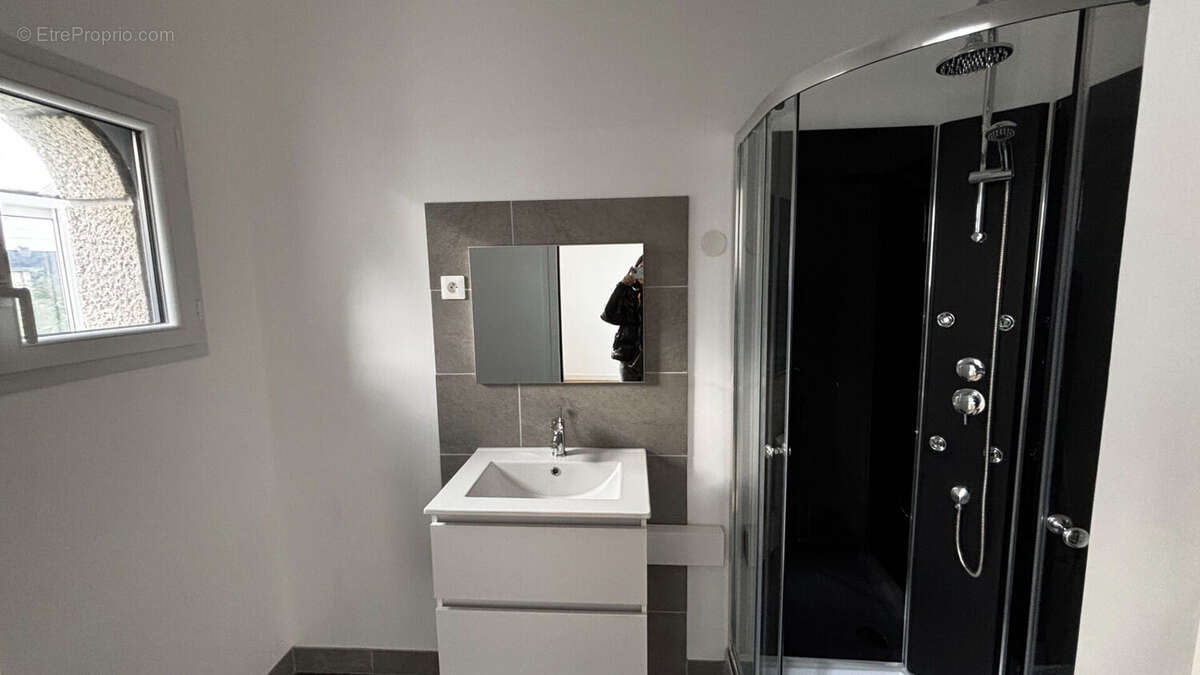 Maison à CHATEAUNEUF-DU-FAOU