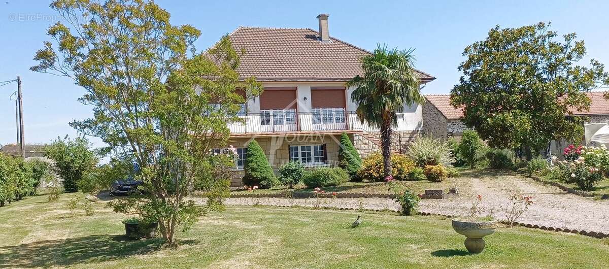 Maison à BOURBON-L'ARCHAMBAULT