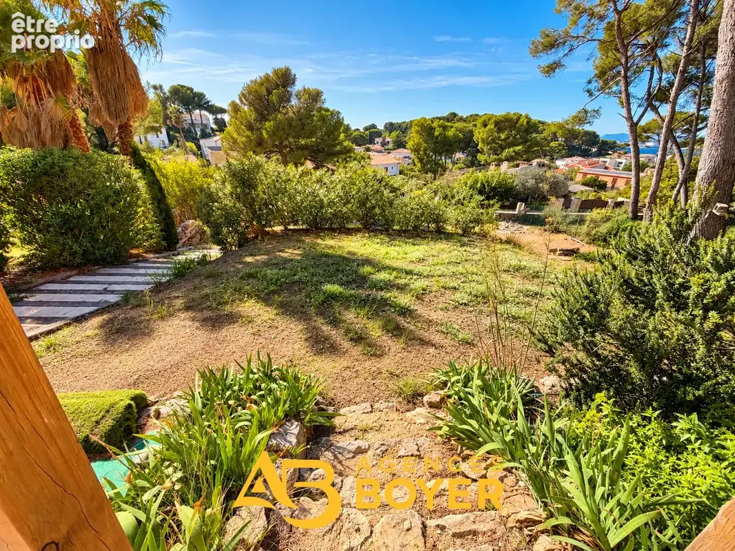 Sanary-sur-Mer Beaucours   Maison avec vue mer et pinède en résidence sécurisé - photo 15