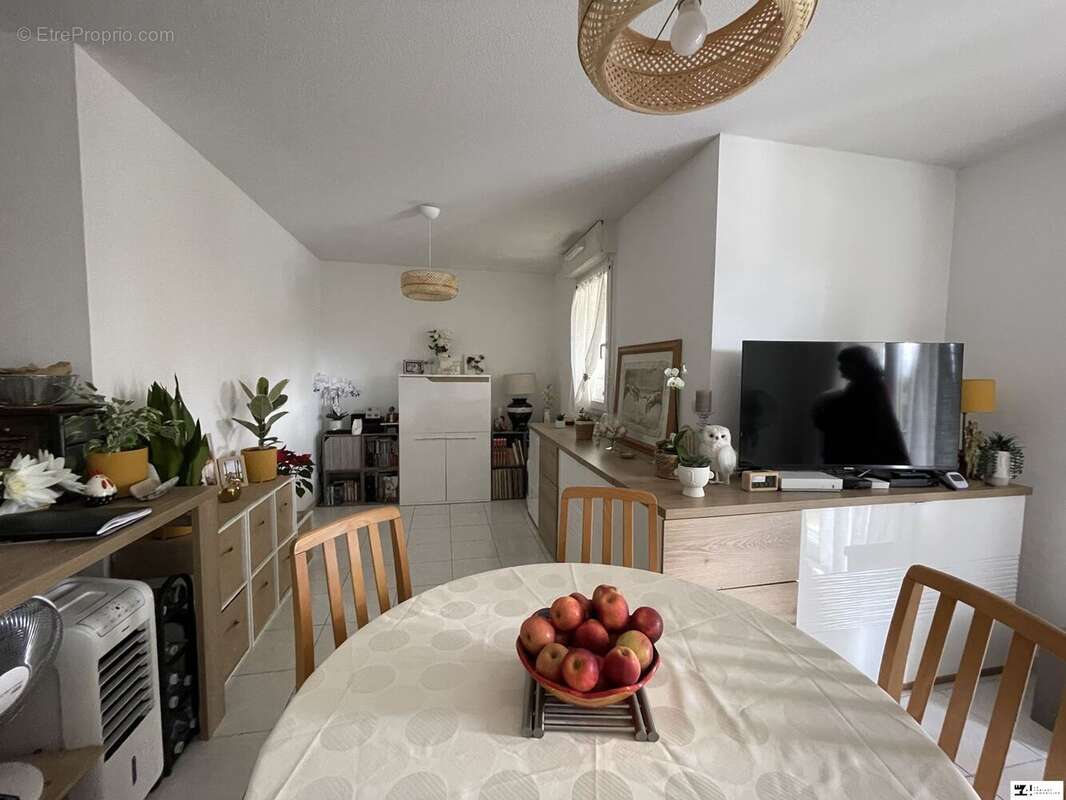 Appartement à CAZERES