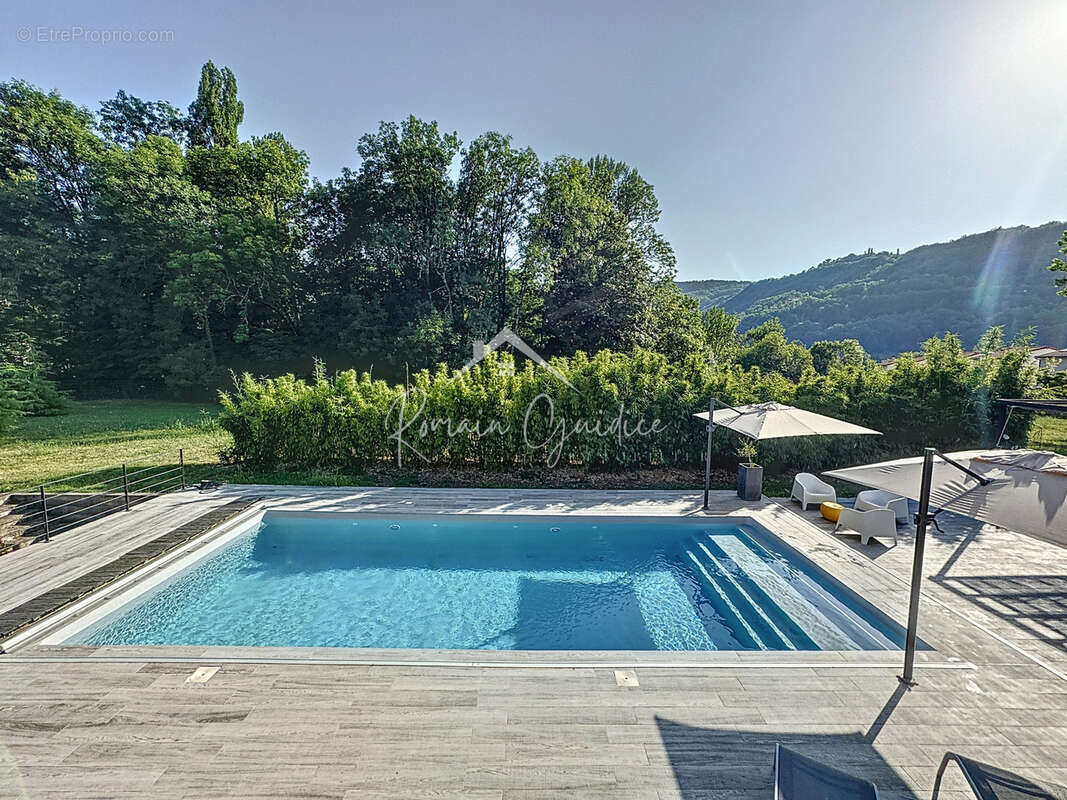 Villa de prestige type 5 de 196 m2 sur son terrain plat de 6770 m2 - photo 3
