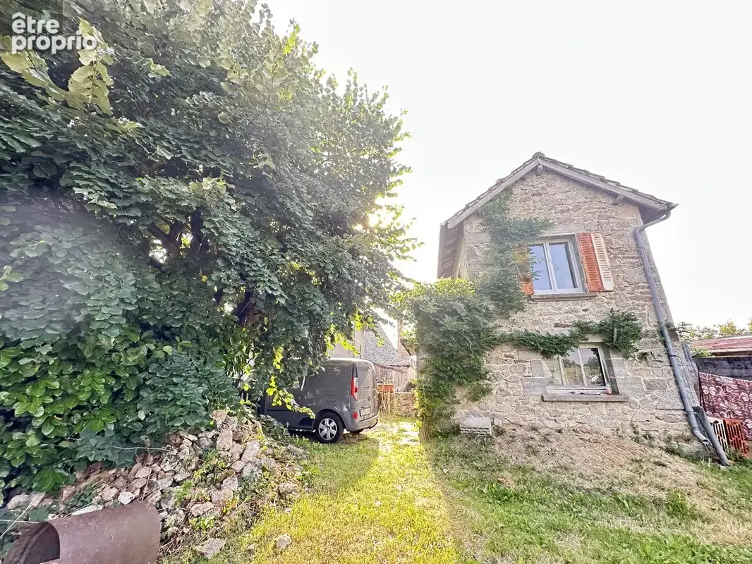 Maison en pierre, rénovée avec charme et authenticité dans un village de caractère - photo 5