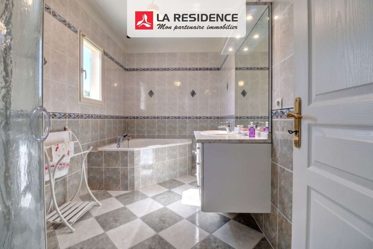 Maison 285 m² à Gambais  - photo 8