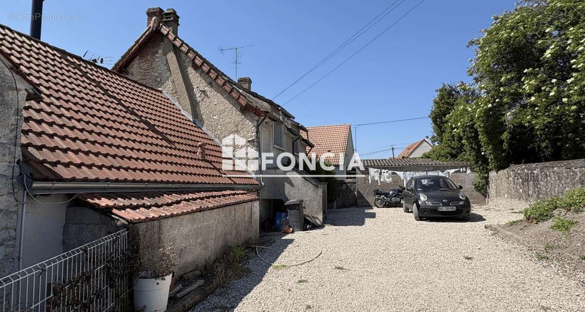 Appartement à SAINT-AY