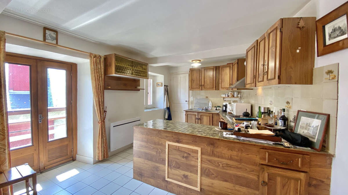 Maison à LUZ-SAINT-SAUVEUR