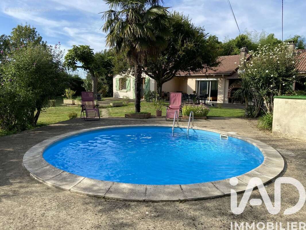 Maison 174 m² à Chevroux  - photo 4