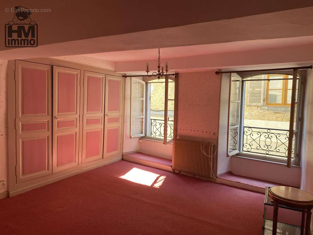 Appartement 122 m² à Saint-Yrieix-La-Perche  - photo 2