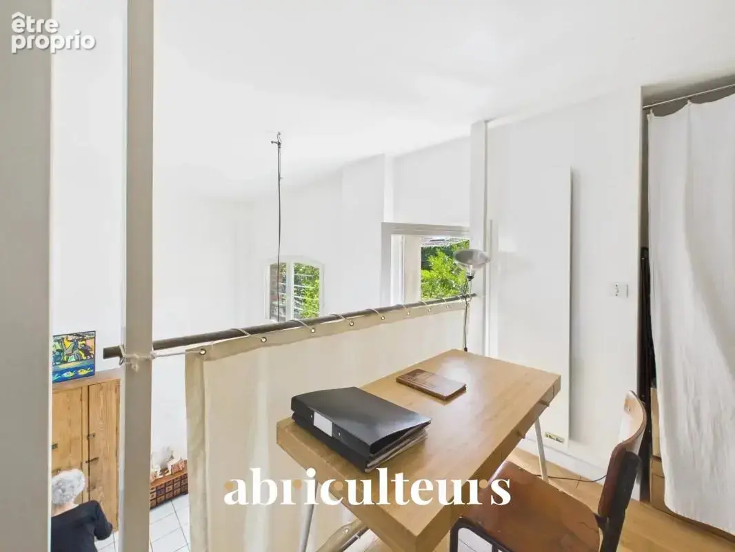 Duplex de charme : beaux espaces et extérieur privé à vendre aux Lilas (93260) - photo 9
