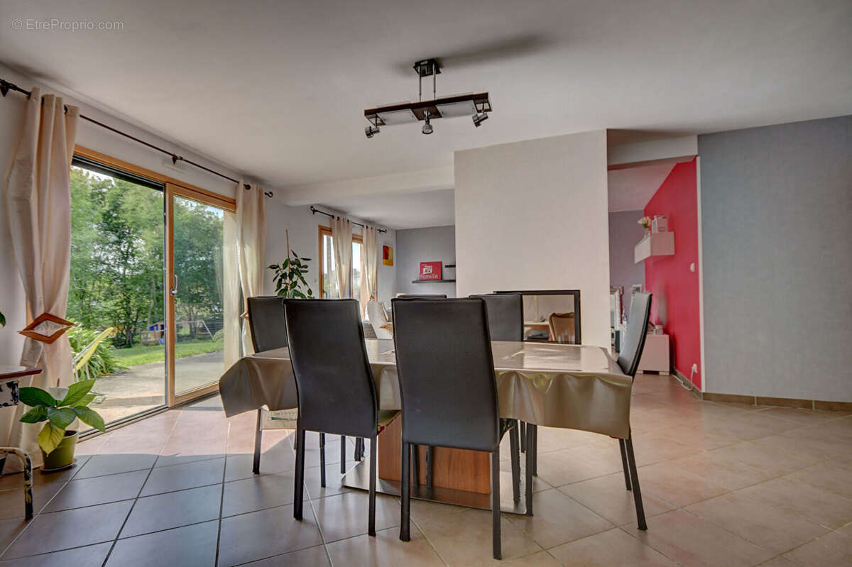 Maison à SAINT-URBAIN