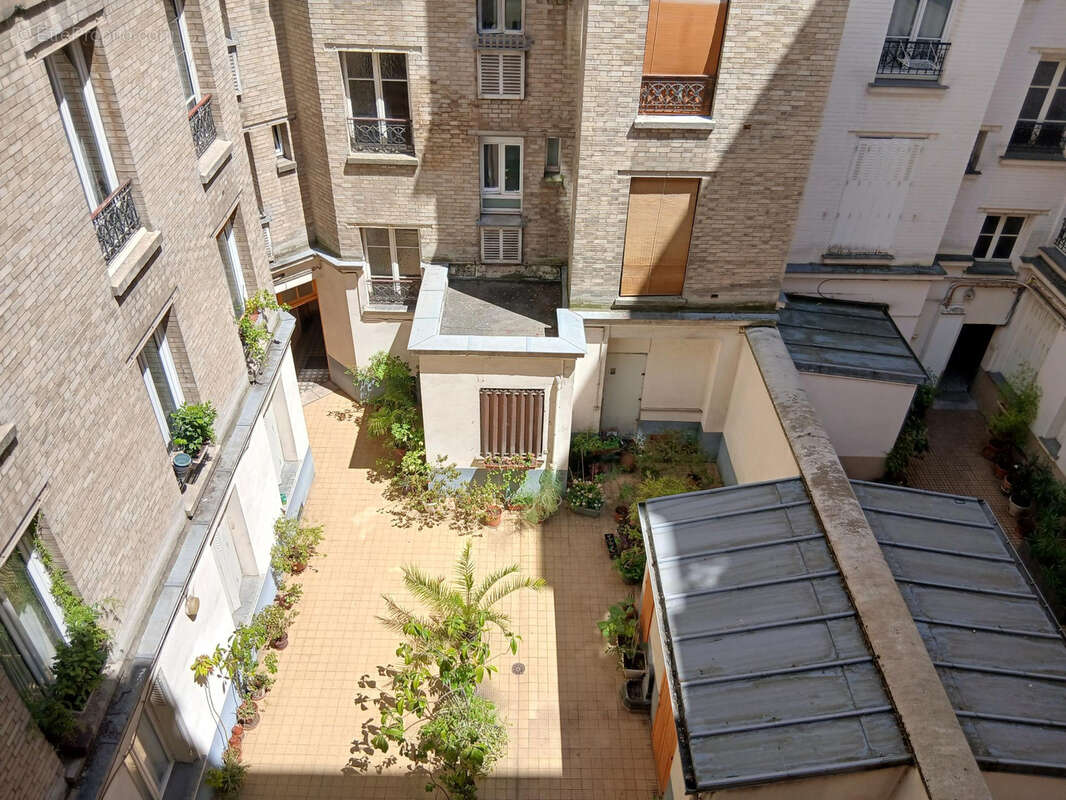 Appartement à PARIS-19E