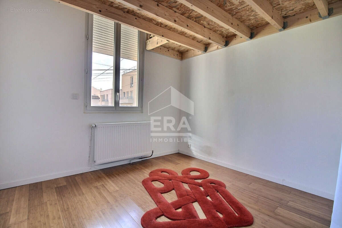 Maison à VILLENEUVE-LA-GARENNE