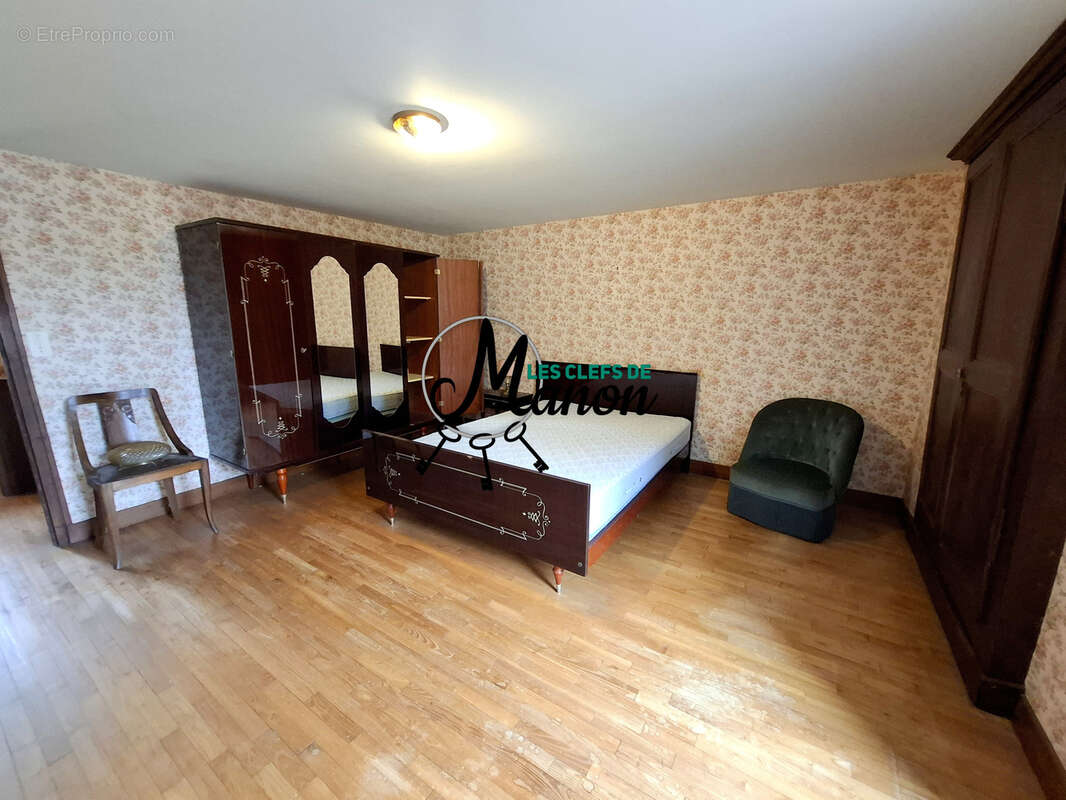 Maison à rénover 2 chambres petit terrain + grange - photo 9