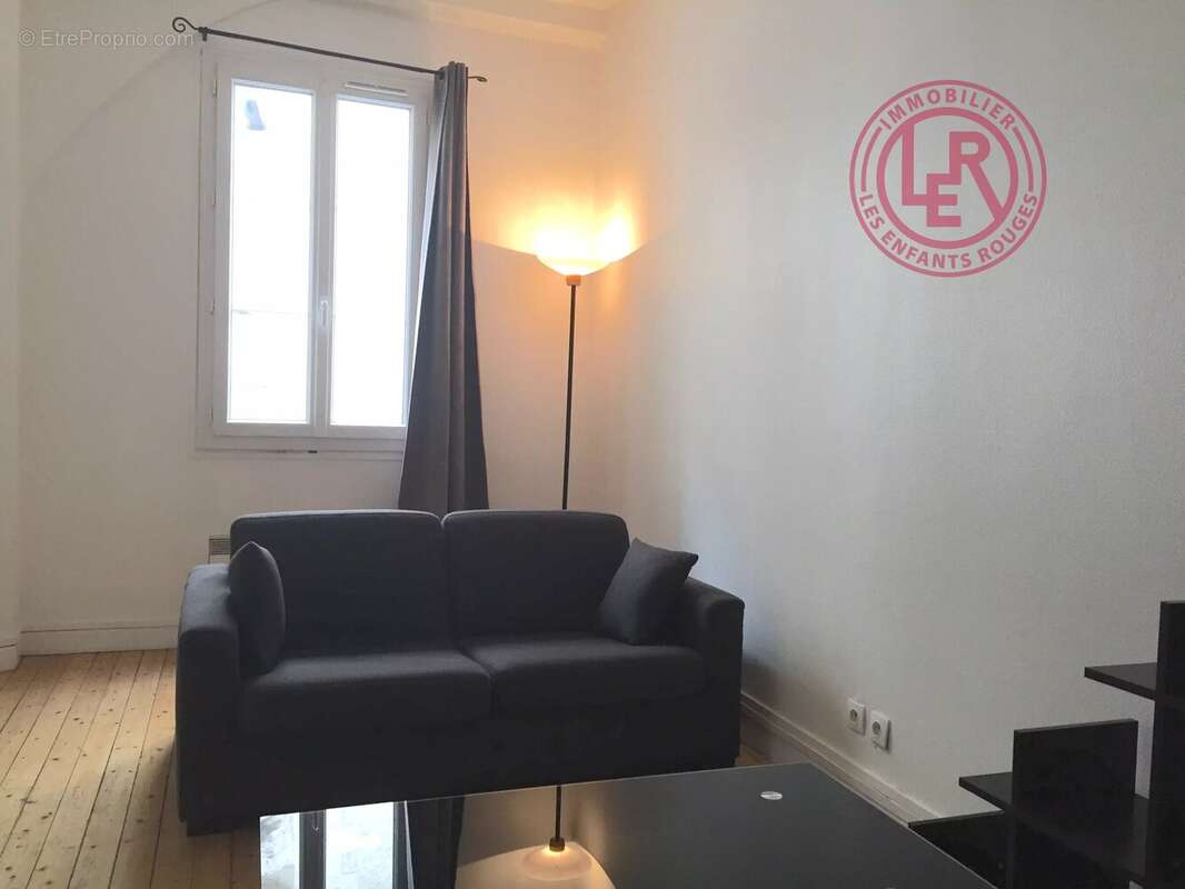 Paris 3ème - Rue de Bretagne - Studio au 1er étage sur courette - photo 3